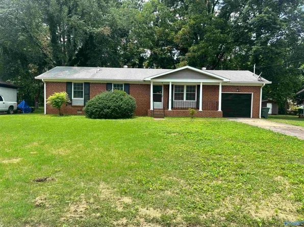 3013 Greenhill Dr NW, Huntsville, AL 35810