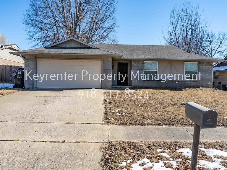 4601 S Cedar Ave — Photo 1