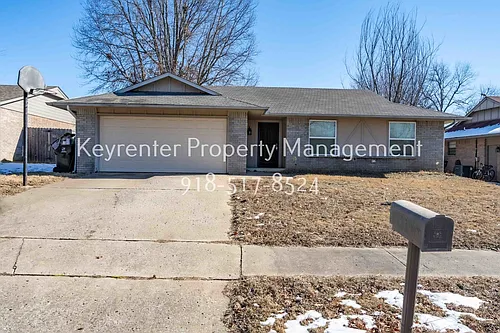 4601 S Cedar Ave Photo 1
