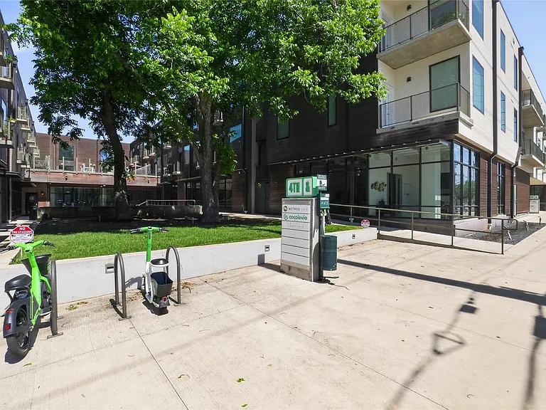 1800 E 4th St #202 — Photo 27