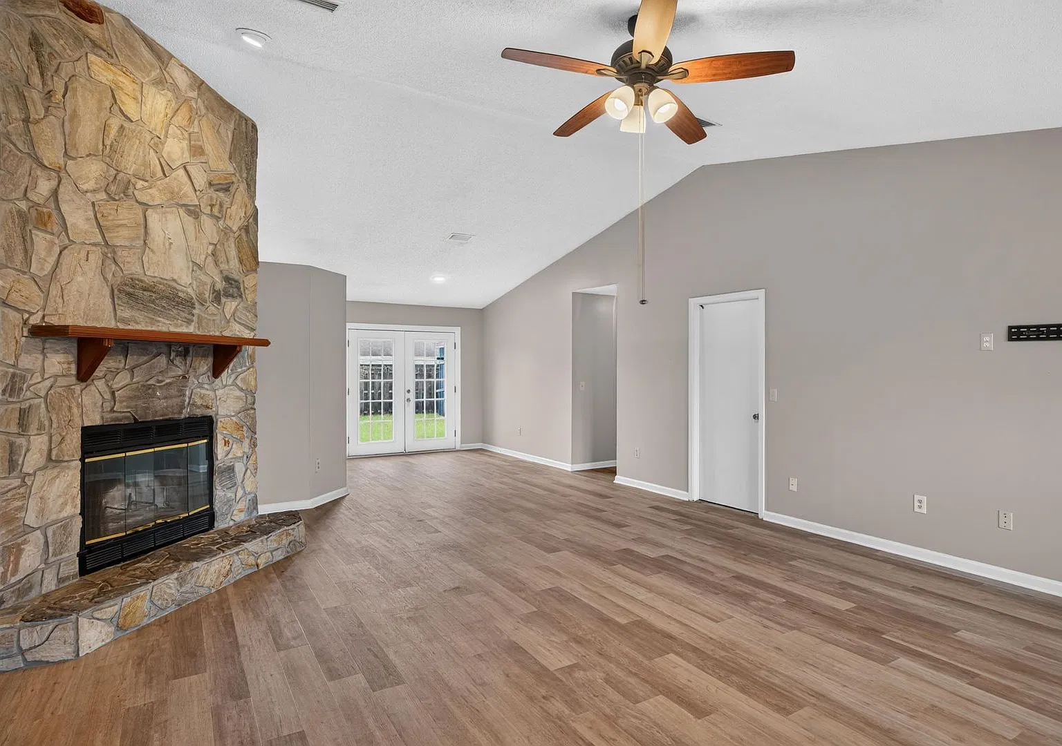 Gem of a Property — Photo 4