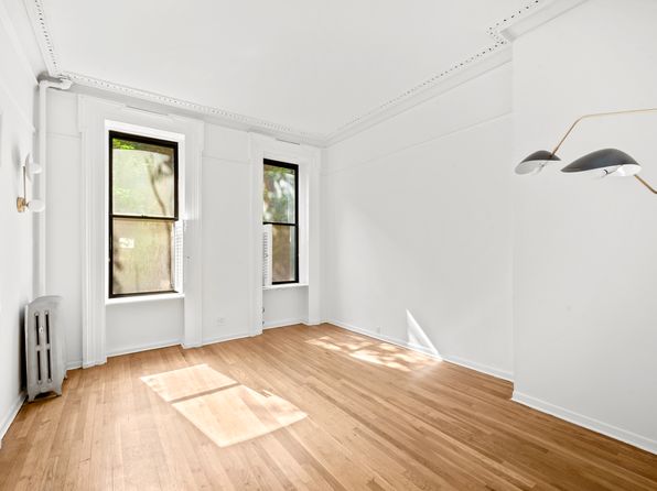 300 Hicks St #2