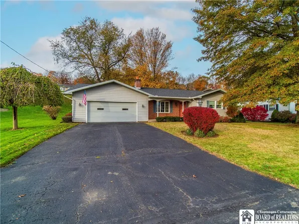 125 N Ralph Ave, Falconer, NY 14733