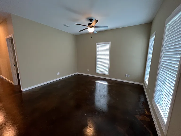 12901B Churchill Dr — Photo 2