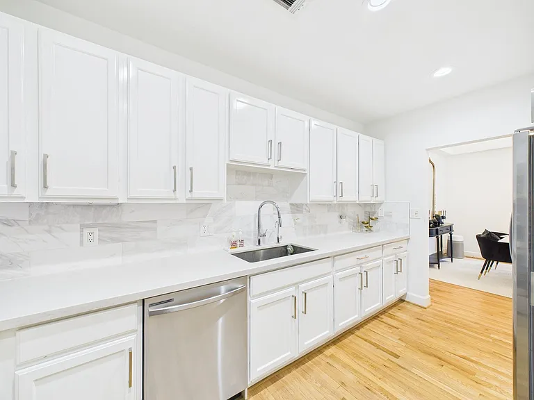 2520 Robinhood St #506 — Photo 24