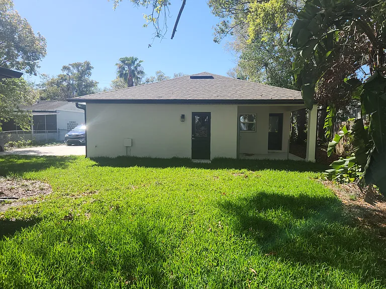 223 S Forest Ave — Photo 15