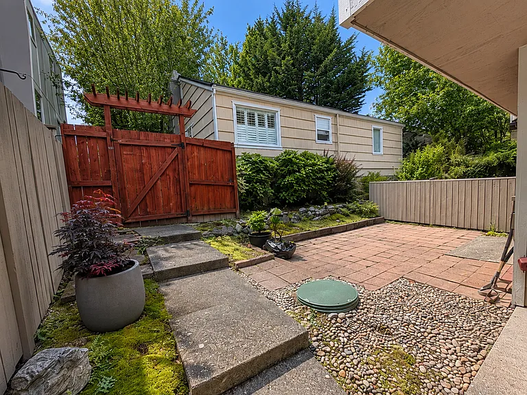 5622 Fauntleroy Way SW #B — Photo 14
