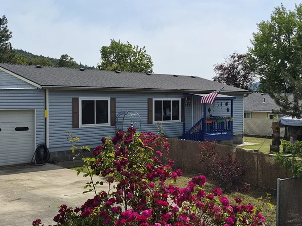 127 Clark St, Myrtle Creek, OR 97457