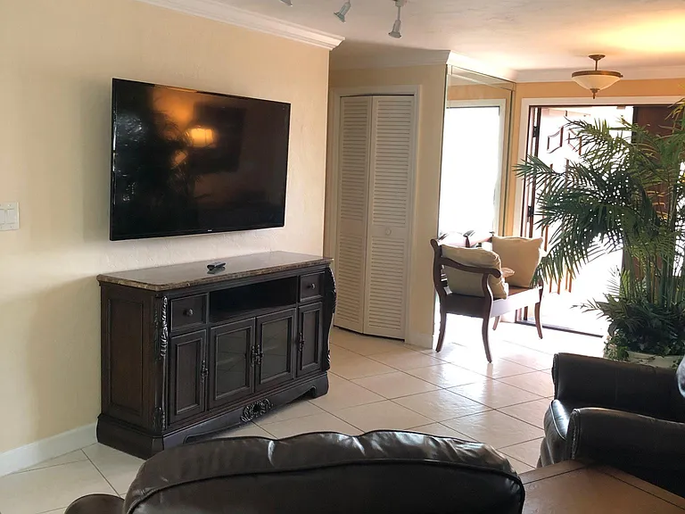 550 Forest Hills Blvd — Photo 12