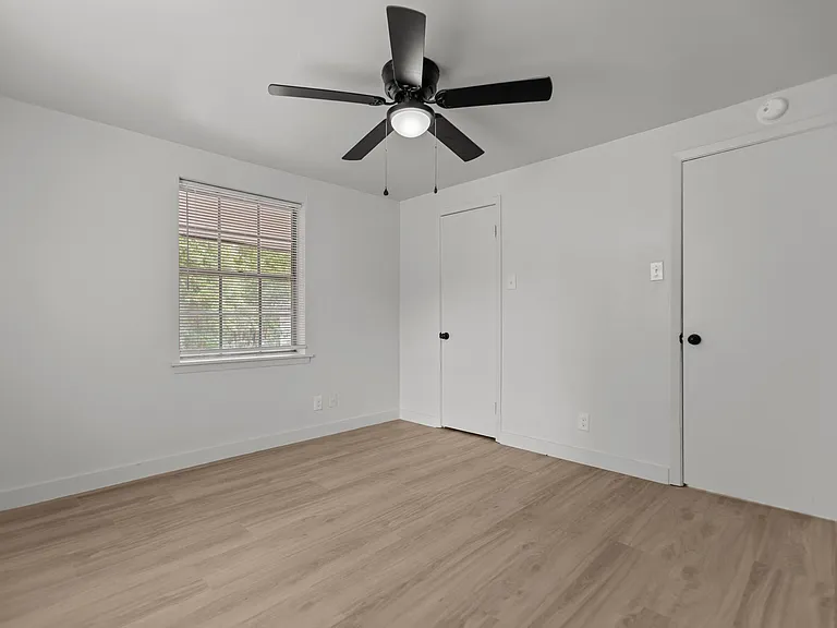 517 W Houston St #515 — Photo 13