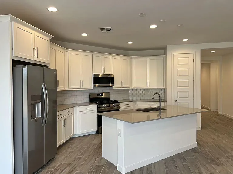 560 E Cactus Wren Dr — Photo 16