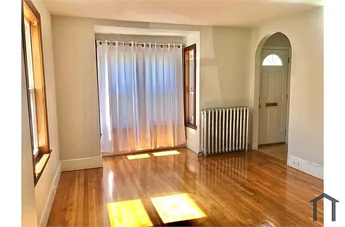 32 Hall Ave Photo 1