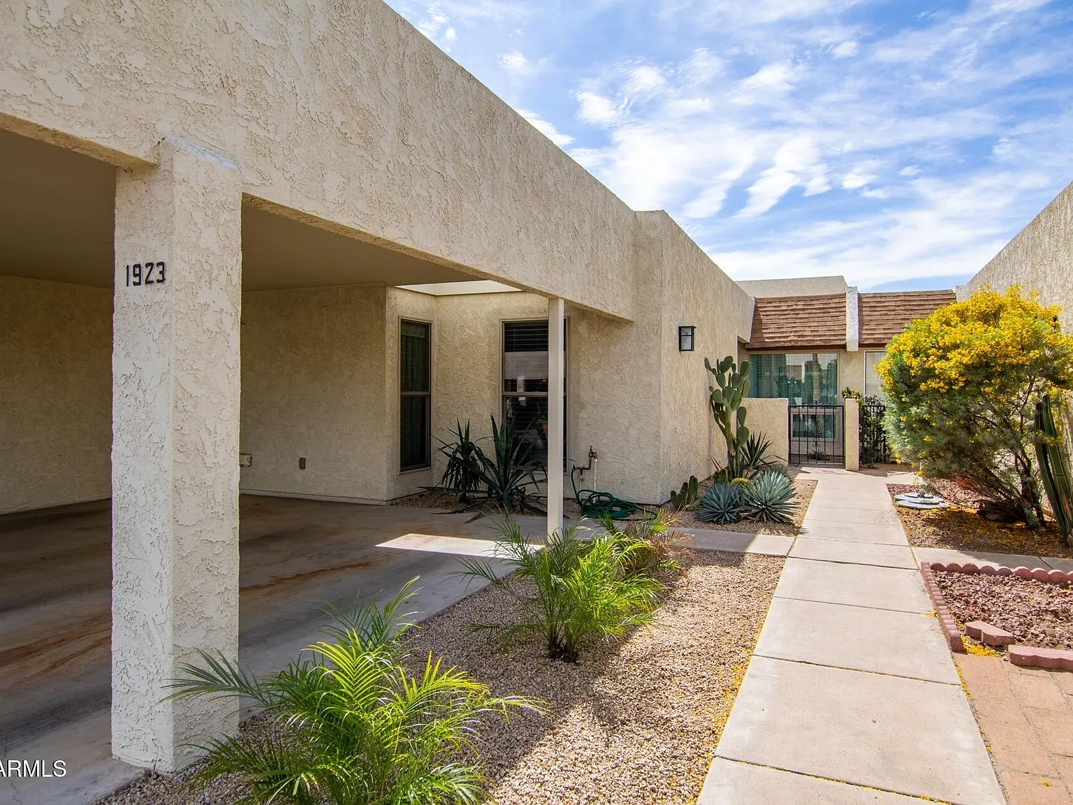 3 bed, 2.0 bath, 1368 sqft, $2,500 — Photo 3