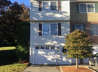 96 Roper St #A, Lowell, MA 01852