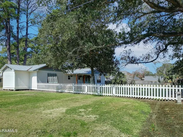 1010 George Calais Rd, Arnaudville, LA 70512