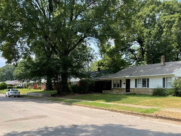 1503 Hopewell Rd — Photo 4