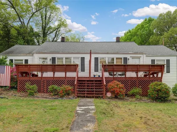 902 & 904 Magnolia Ave, Reidsville, NC 27320