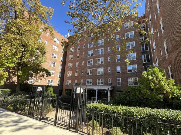 6361 Yellowstone Boulevard #5A, Forest Hills, NY 11375