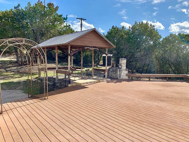 305 State Highway 46 — Photo 18