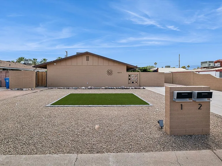 4819 E Cambridge Ave — Photo 21