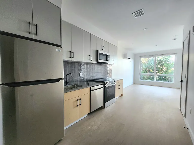 75 Webster St #101 — Photo 1