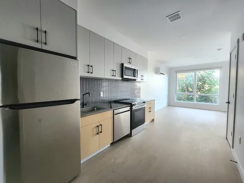75 Webster St Photo 1