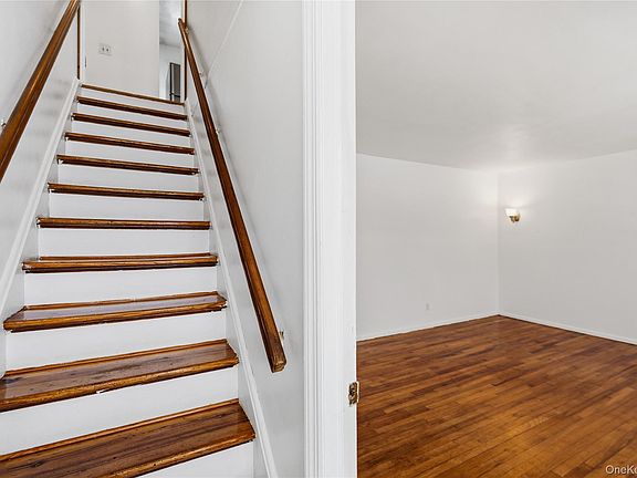 4th image of 22 Woodcrest Road