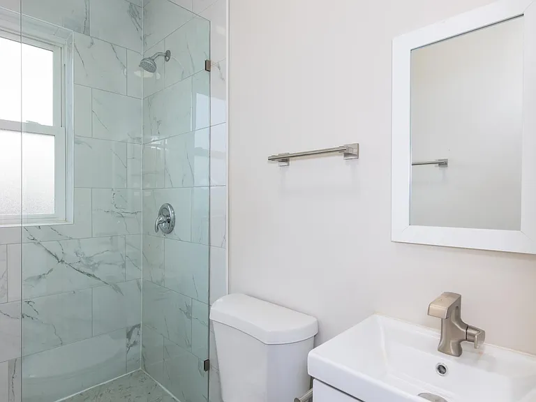7389 Maple Ave — Photo 10