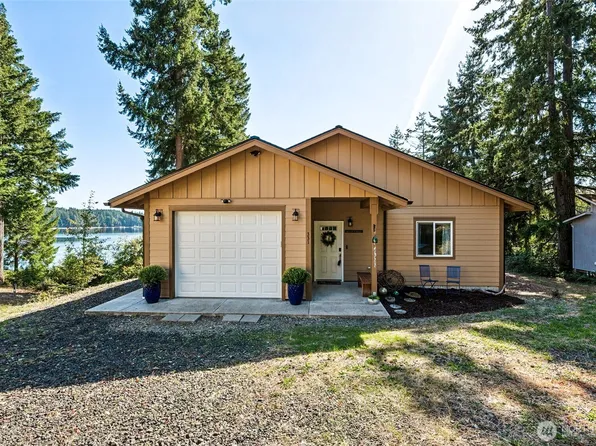 331 E Robbins Road, Grapeview, WA 98546