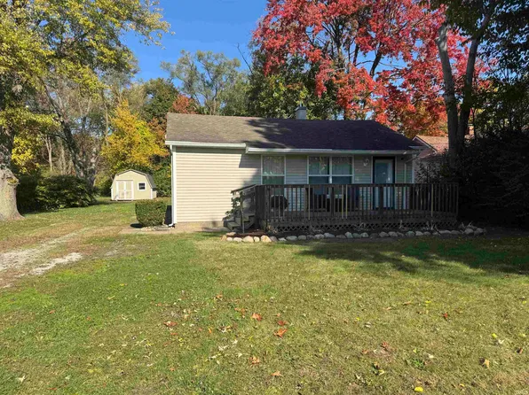 824 W Catalpa Dr, Mishawaka, IN 46545