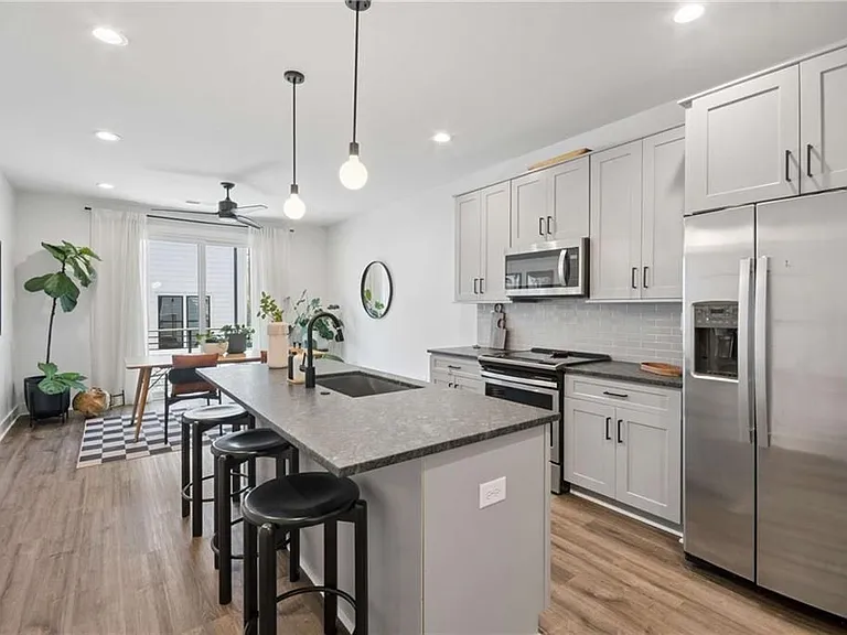 1350 May Ave #9 — Photo 16