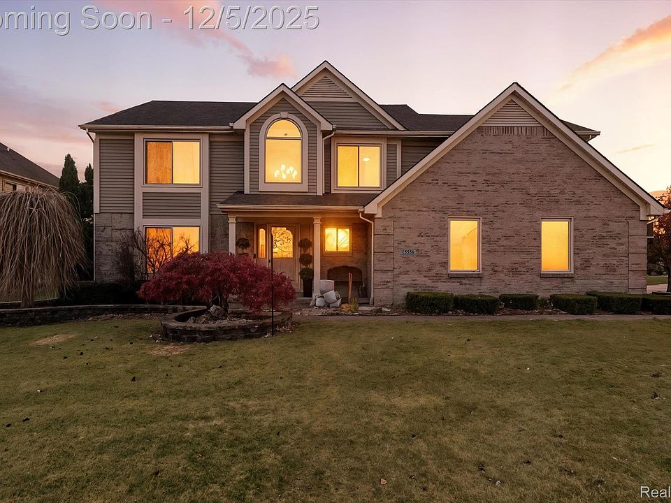 1st image of 15558 Applewood Ln