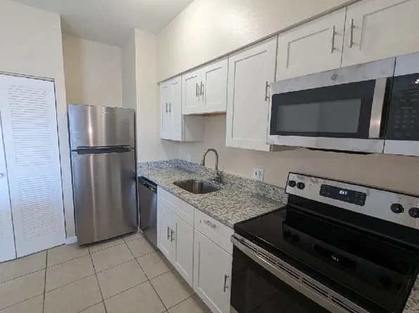 5574 Pershing Ave APT 22, Saint Louis, MO 63112