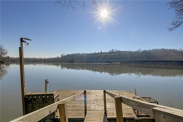 1st image of 1122 Lakeside Dr