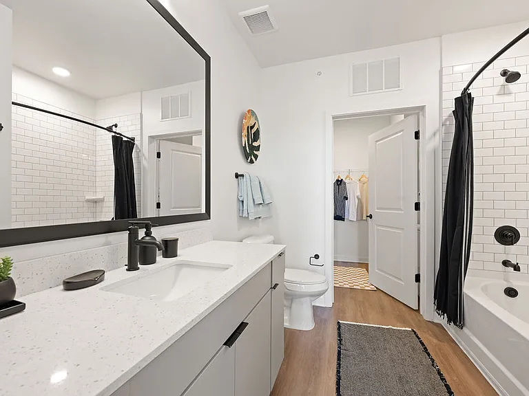 Sorella Apartments — Photo 36