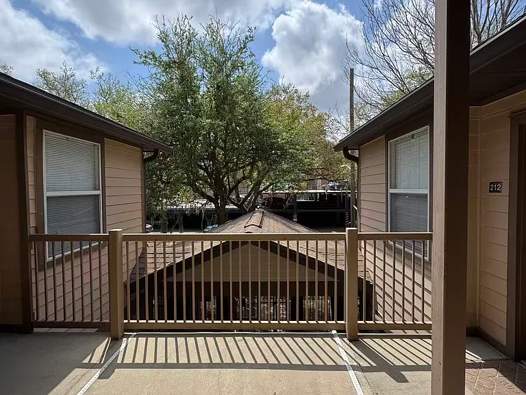 1220 SW 1st Ave #210 — Photo 20