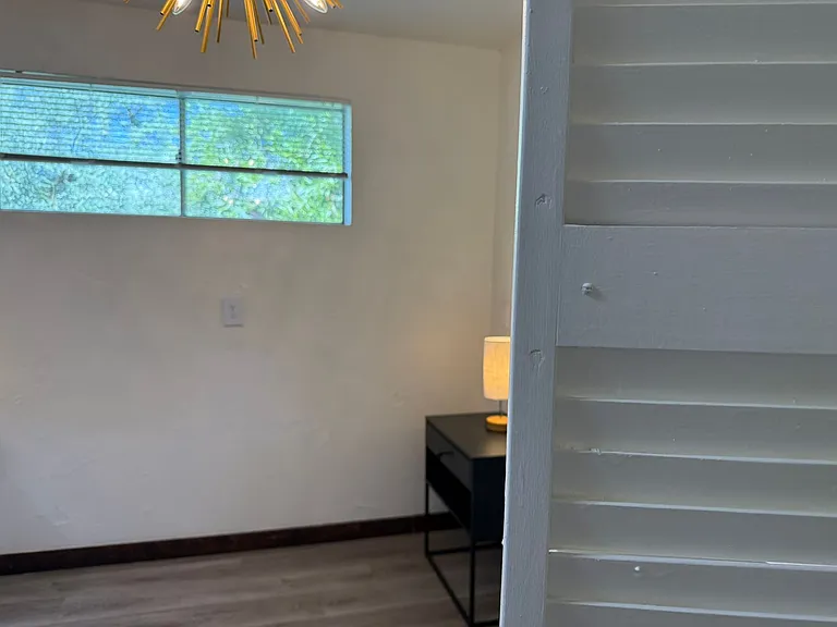 239 N Warren Ave — Photo 19