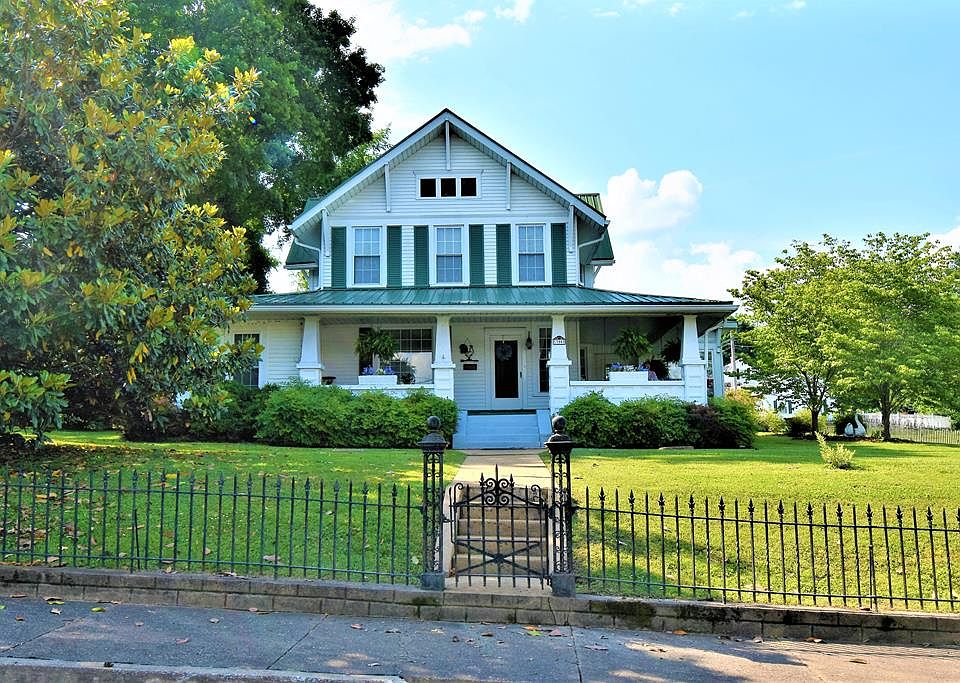1st image of 300 Burkesville St
