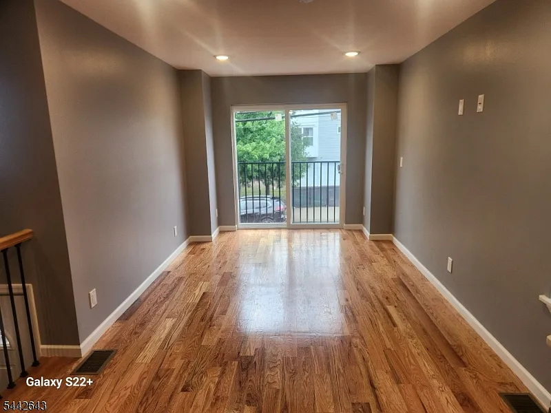 388 S 9th St — Photo 2
