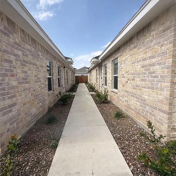 2609 E Israel Ave #4 — Photo 4