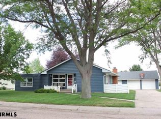 609 Cedar St, Kimball, NE 69145