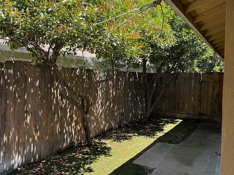 8815 Kelley Dr — Photo 17