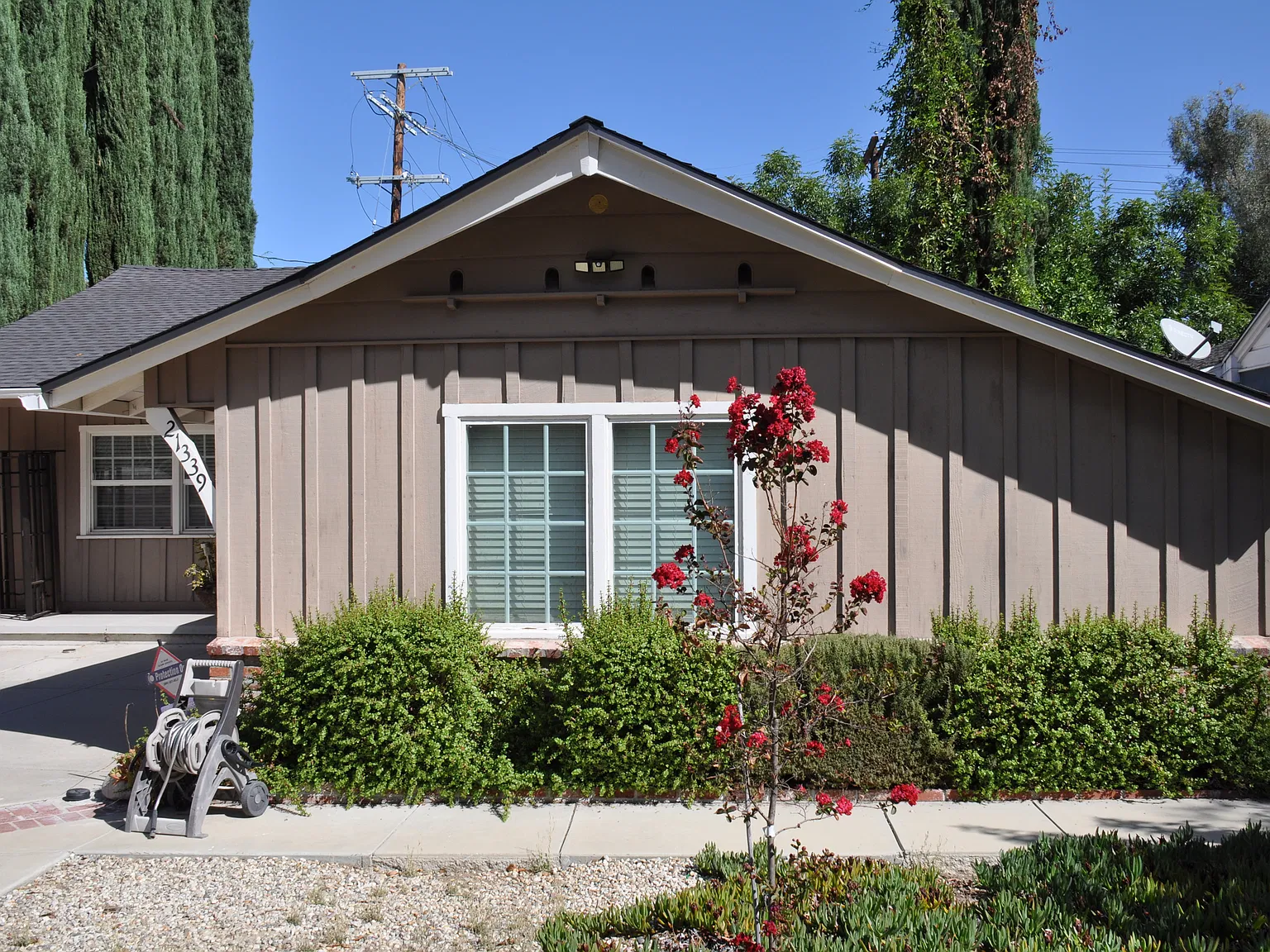 3 bed, 1315 sqft, $4,150 — Photo 2