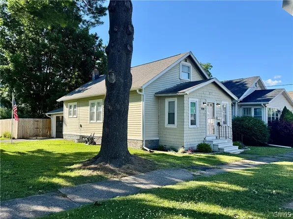 1028 Tabor Pl, Utica, NY 13502