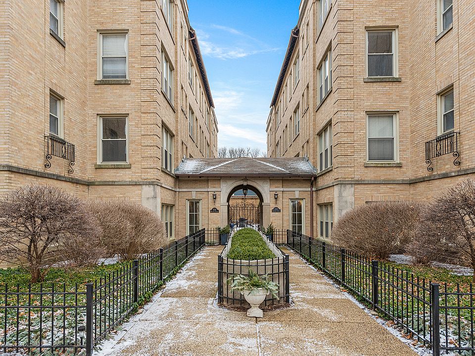1st image of 1733 W Balmoral Ave APT 2C
