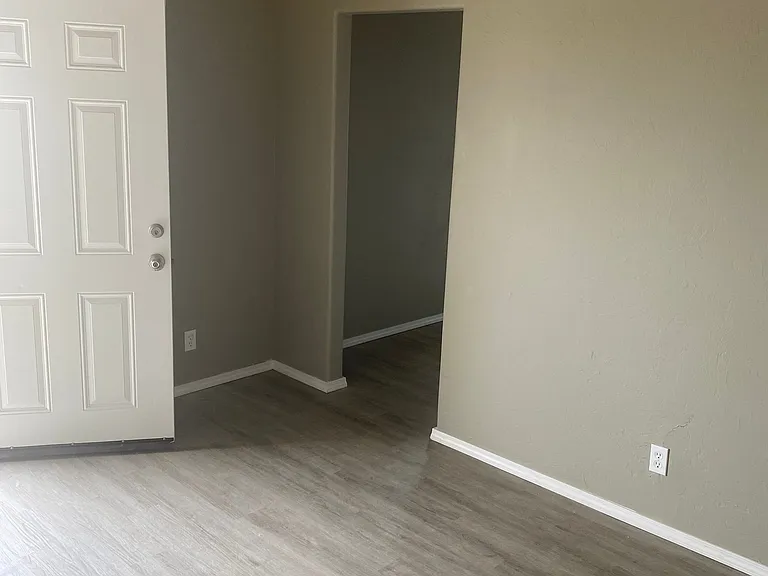 223 N Main St — Photo 15