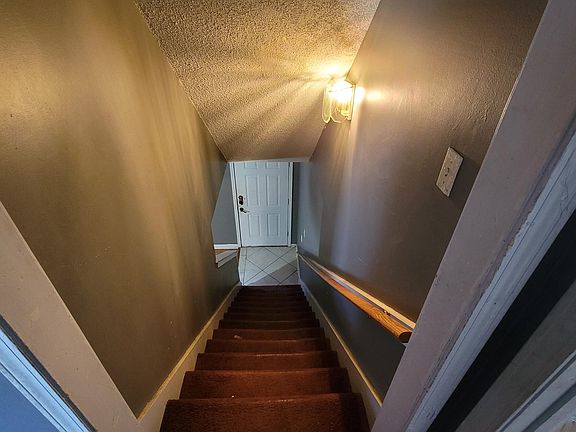 4th image of 2893 Waverly Dr
