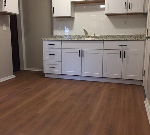 3rd image of 14312 Tuckahoe Ave #14312