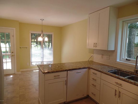 4th image of 207 Westchester Dr