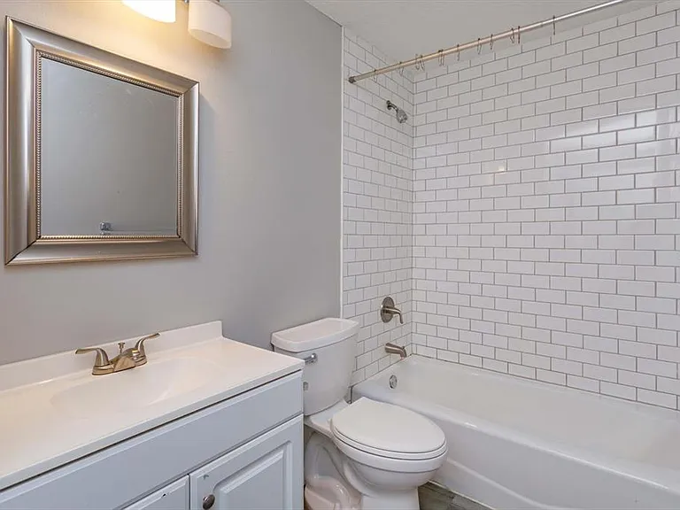 302 Ballard Ave — Photo 14